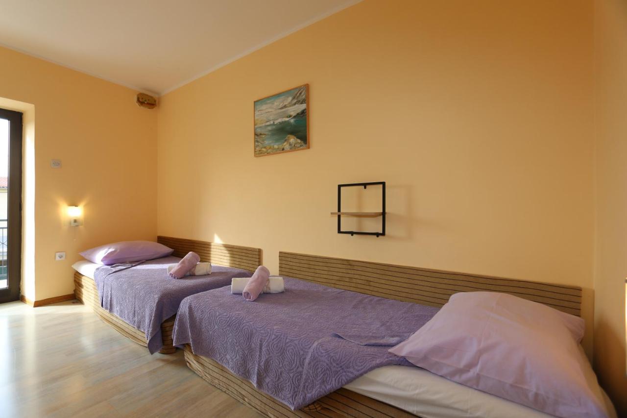 House Zbasnik Villa Klimno Bagian luar foto